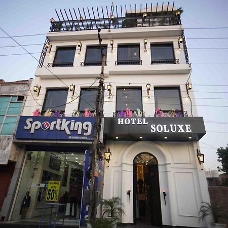 Hotel Soluxe Yamunānagar Buitenkant foto