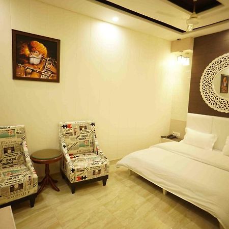 Hotel Soluxe Yamunānagar Buitenkant foto