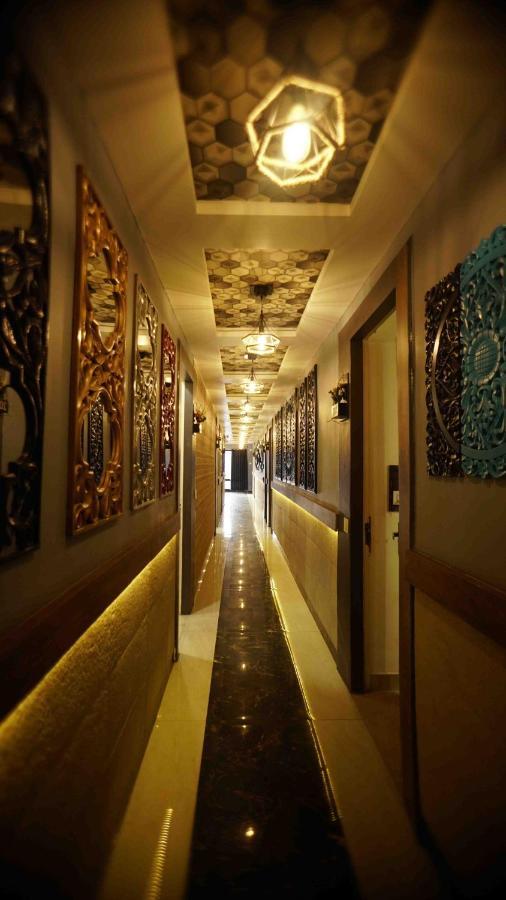 Hotel Soluxe Yamunānagar Buitenkant foto