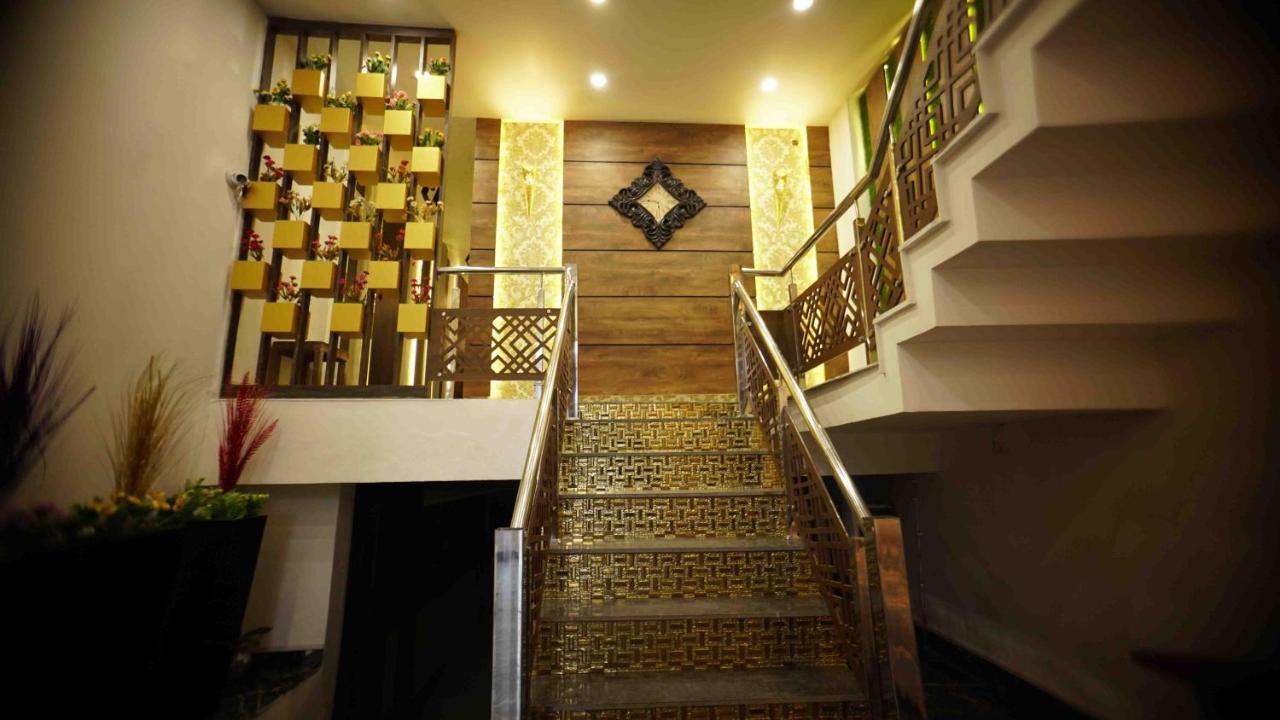 Hotel Soluxe Yamunānagar Buitenkant foto