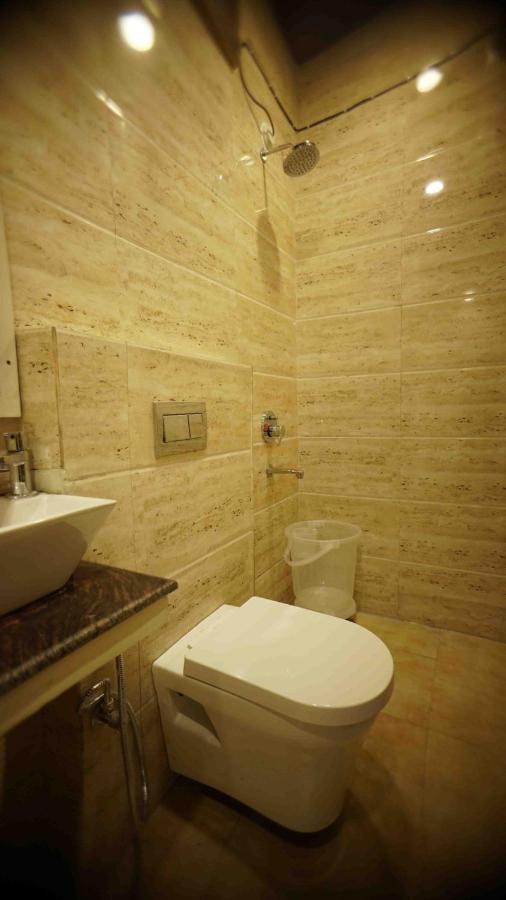 Hotel Soluxe Yamunānagar Buitenkant foto