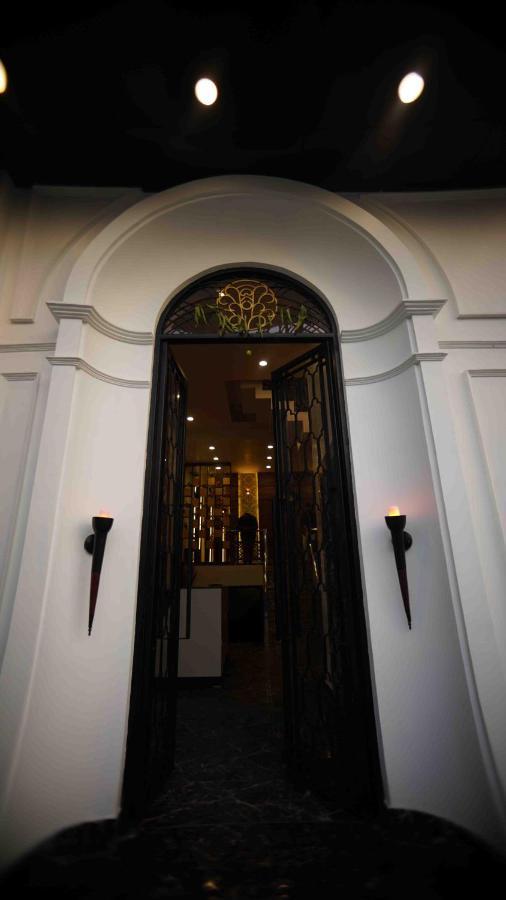 Hotel Soluxe Yamunānagar Buitenkant foto