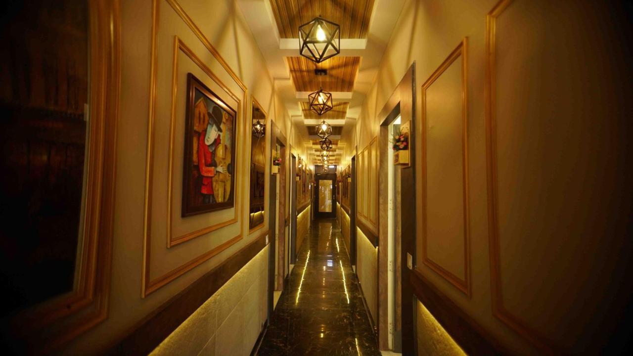 Hotel Soluxe Yamunānagar Buitenkant foto