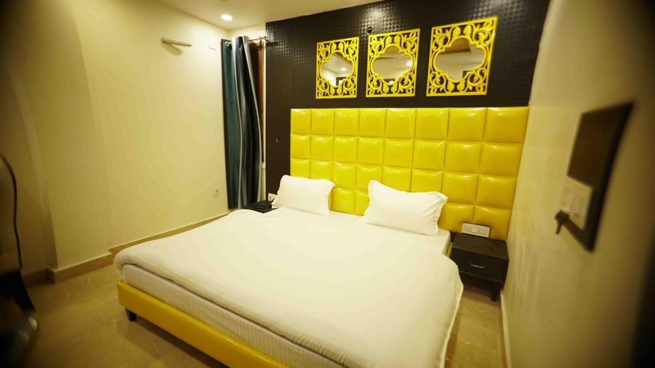 Hotel Soluxe Yamunānagar Buitenkant foto