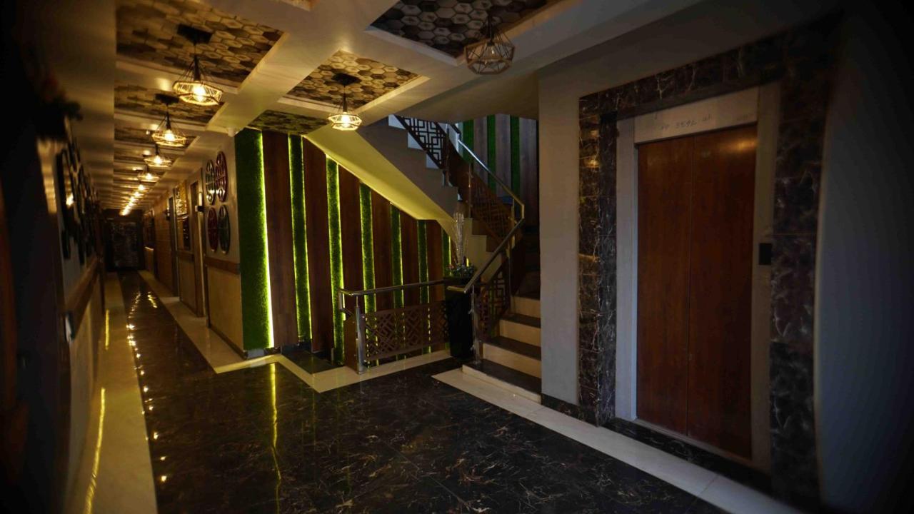 Hotel Soluxe Yamunānagar Buitenkant foto